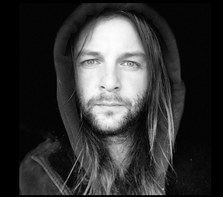 Keith Harkin is on StageIt